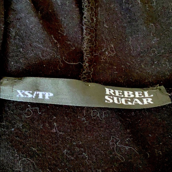 Black hooded tank top - Picture 3 of 4